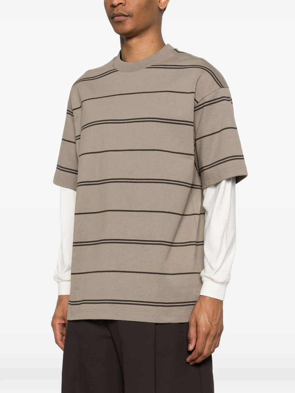 Comme des Garçons Homme T-shirt met gestreept patroon Bruin