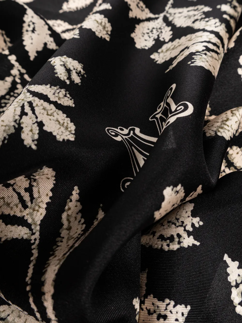 Max Mara Leaf-print Scarf - Black 