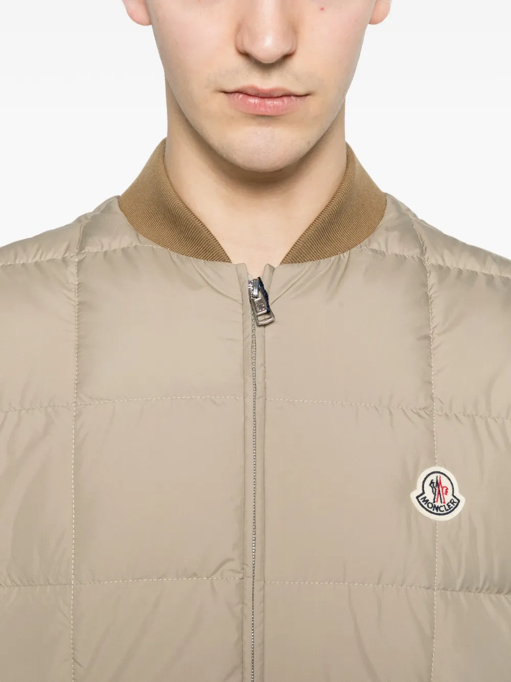 Moncler Elberton gewatteerde bodywarmer Beige