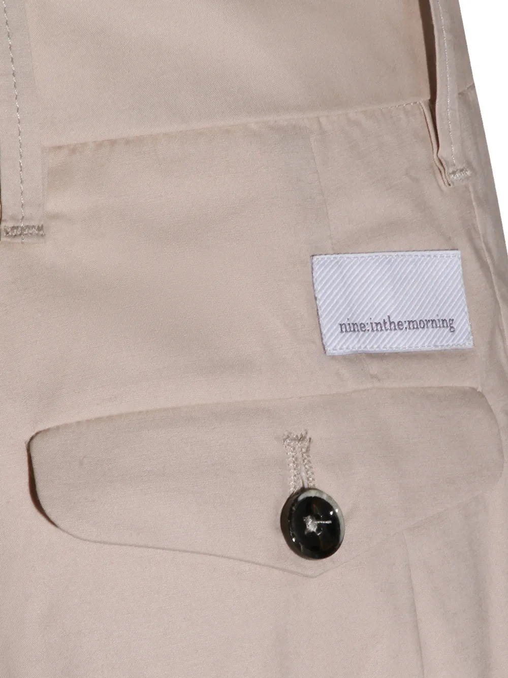 Nine In The Morning Jeans met knopen en plooien Beige