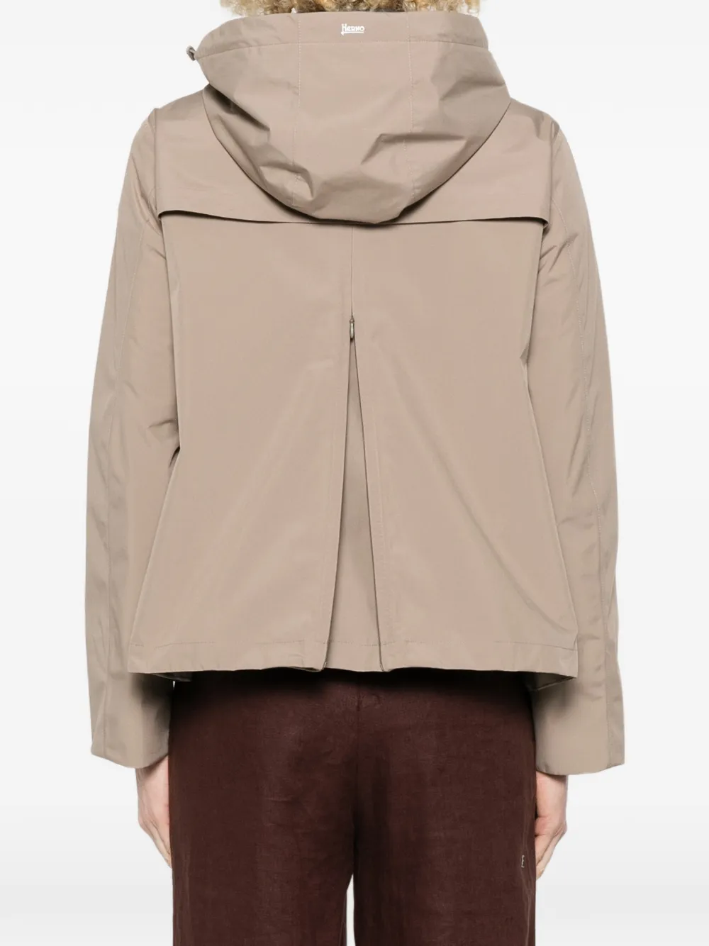 Herno ベージュ スエード フード付きジャケット Herno フーデッド ジップアップ ジャケット | ニュートラル | FARFETCH JP