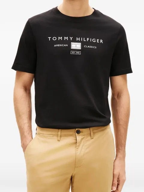 Tommy Hilfiger playera con logo gráfico