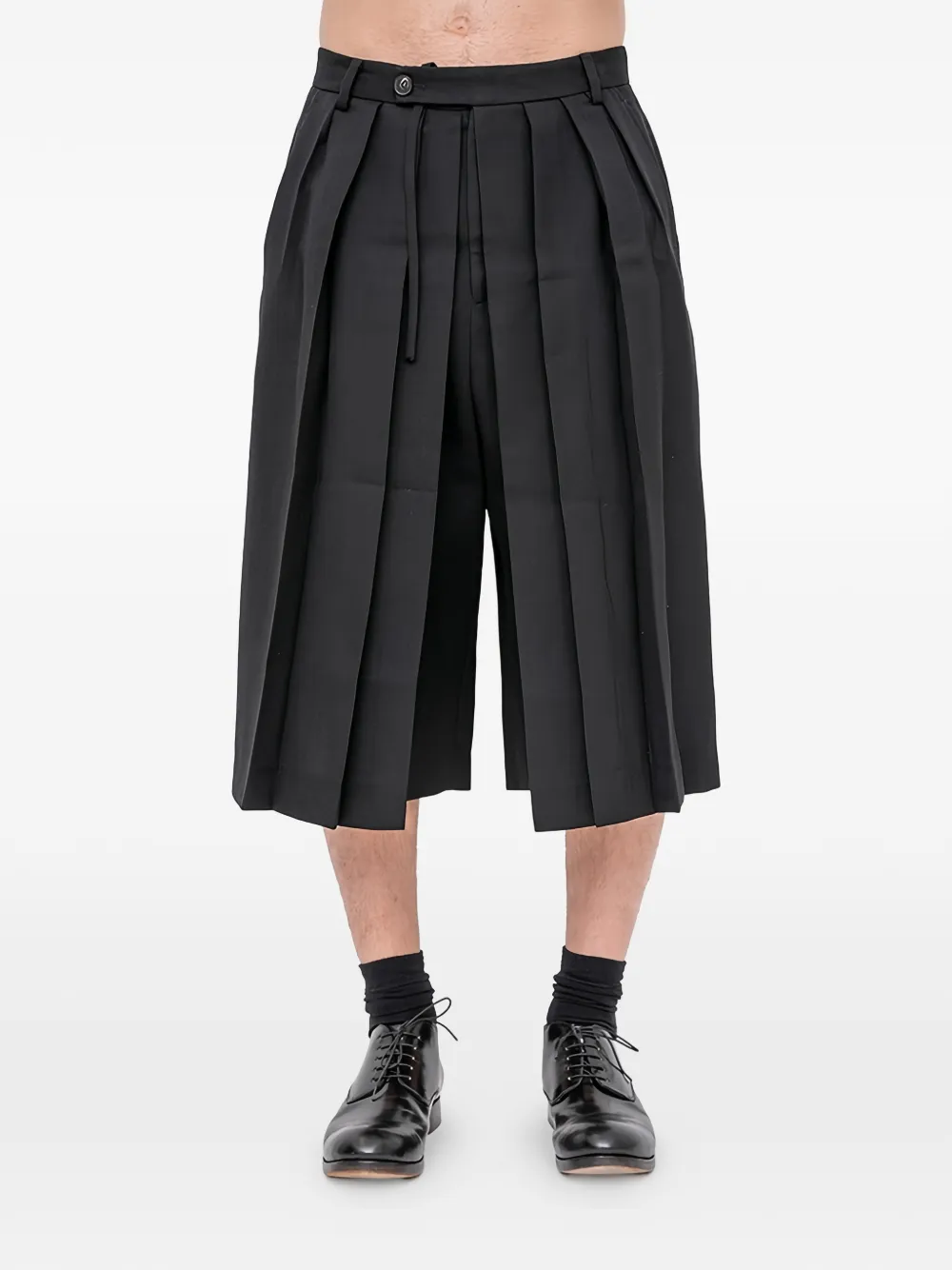 Setchu Pleated Cropped Trousers In Black