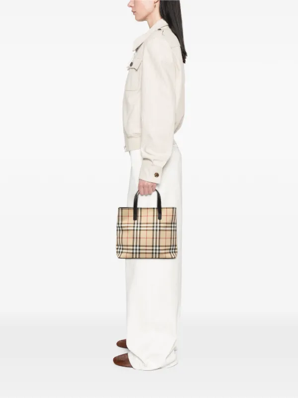 Burberry House Check Coated Canvas #271215B39B Burberry House Check Leather Top Handle Shopper Bag Beige Black main image 3