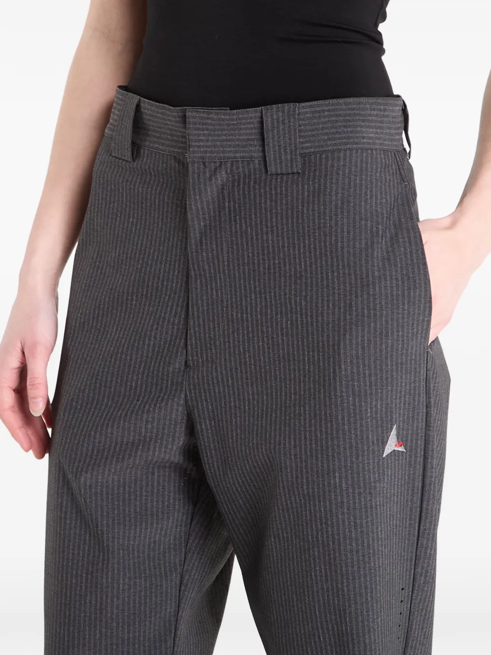 ROA Broek met krijtstreep en logo Grijs