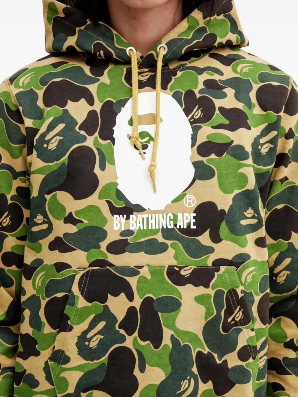 A BATHING APE Hoodie met camouflageprint Beige