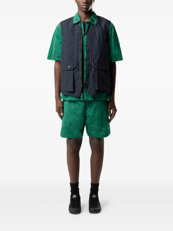 Stone Island ロゴパッチ ショートパンツ | グリーン | FARFETCH JP