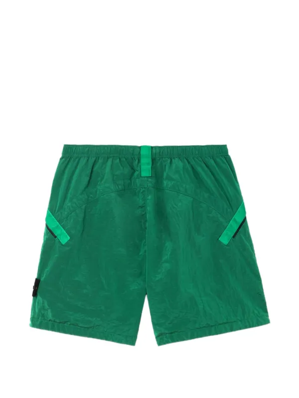 【STONE 】 ロゴパッチ ショートパンツ Stone Island ロゴパッチ ショートパンツ | グリーン | FARFETCH JP
