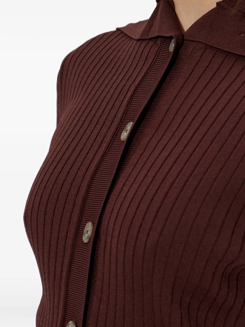 ENTIRE STUDIOS Poloshirt met geribbelde knopen Bruin