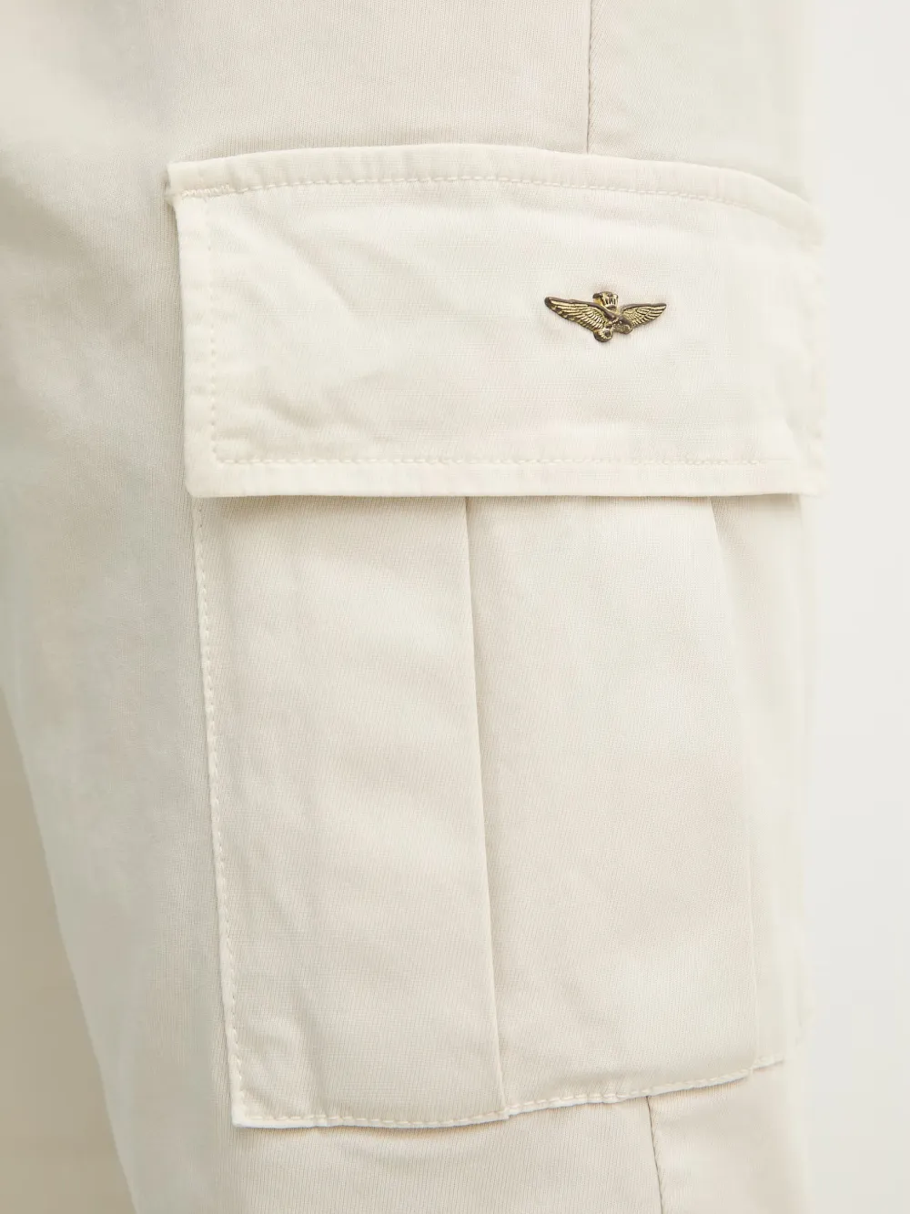 Aeronautica Militare Cargo shorts Beige