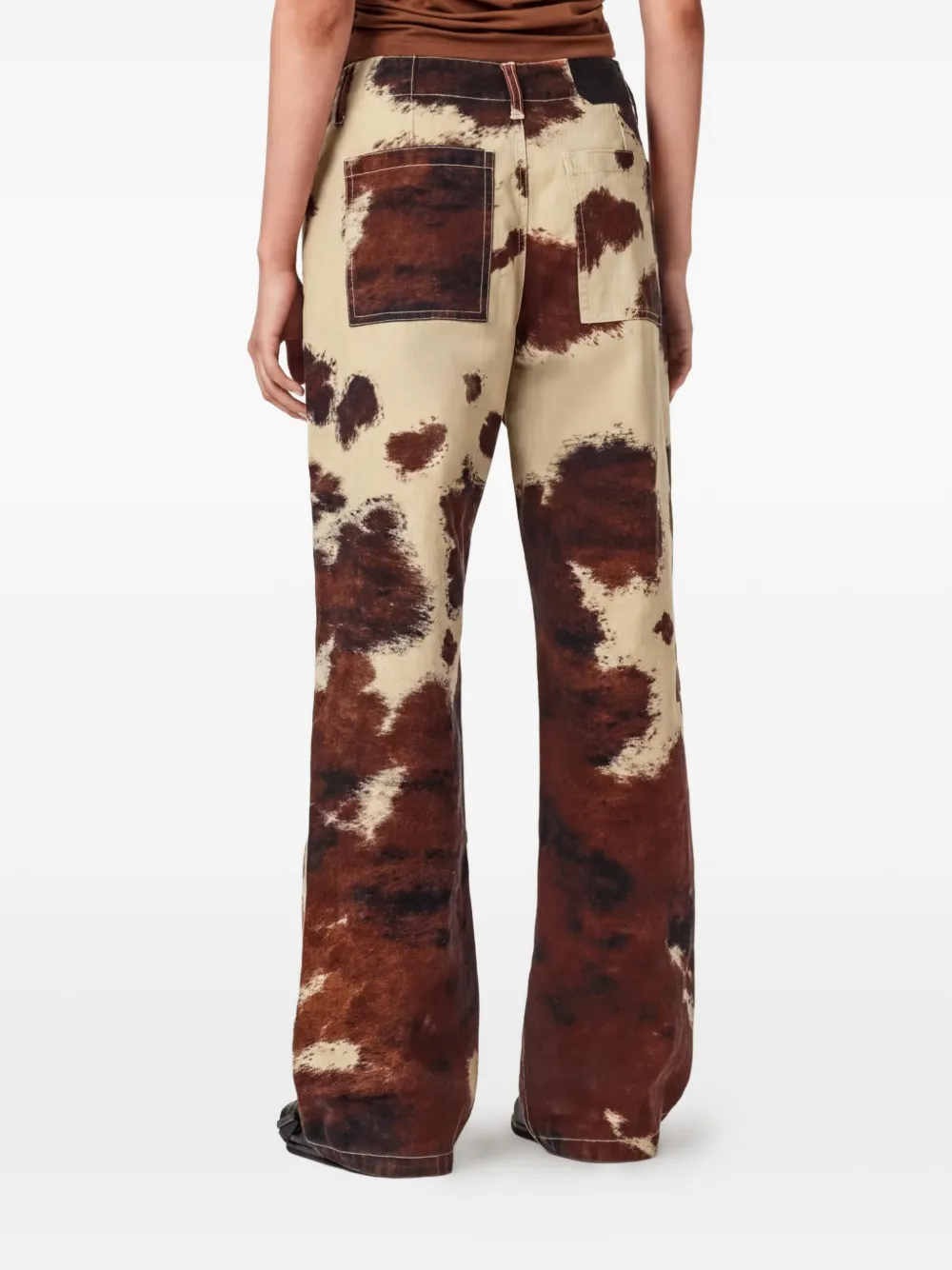 AllSaints Taya jeans met knopen en koeienprint Beige