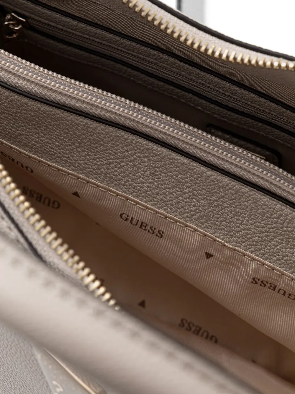 GUESS USA Evia shopper met logo-plakkaat Beige