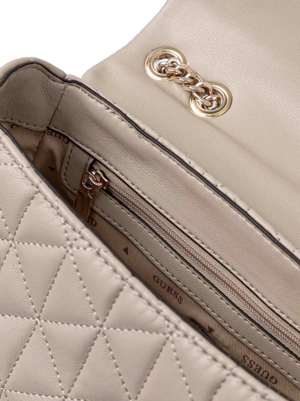 GUESS USA Gewatteerde shopper met ketting Beige