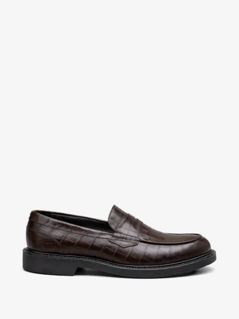 Canali mocasines con motivo en relieve