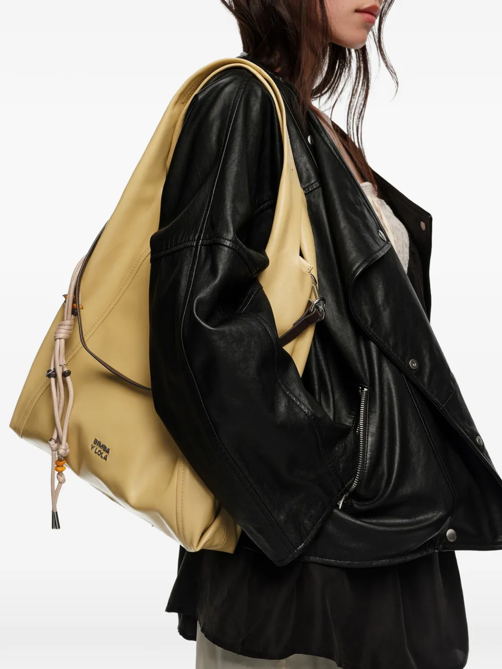 Bimba y Lola Grote leren schoudertas met trekkoord Beige