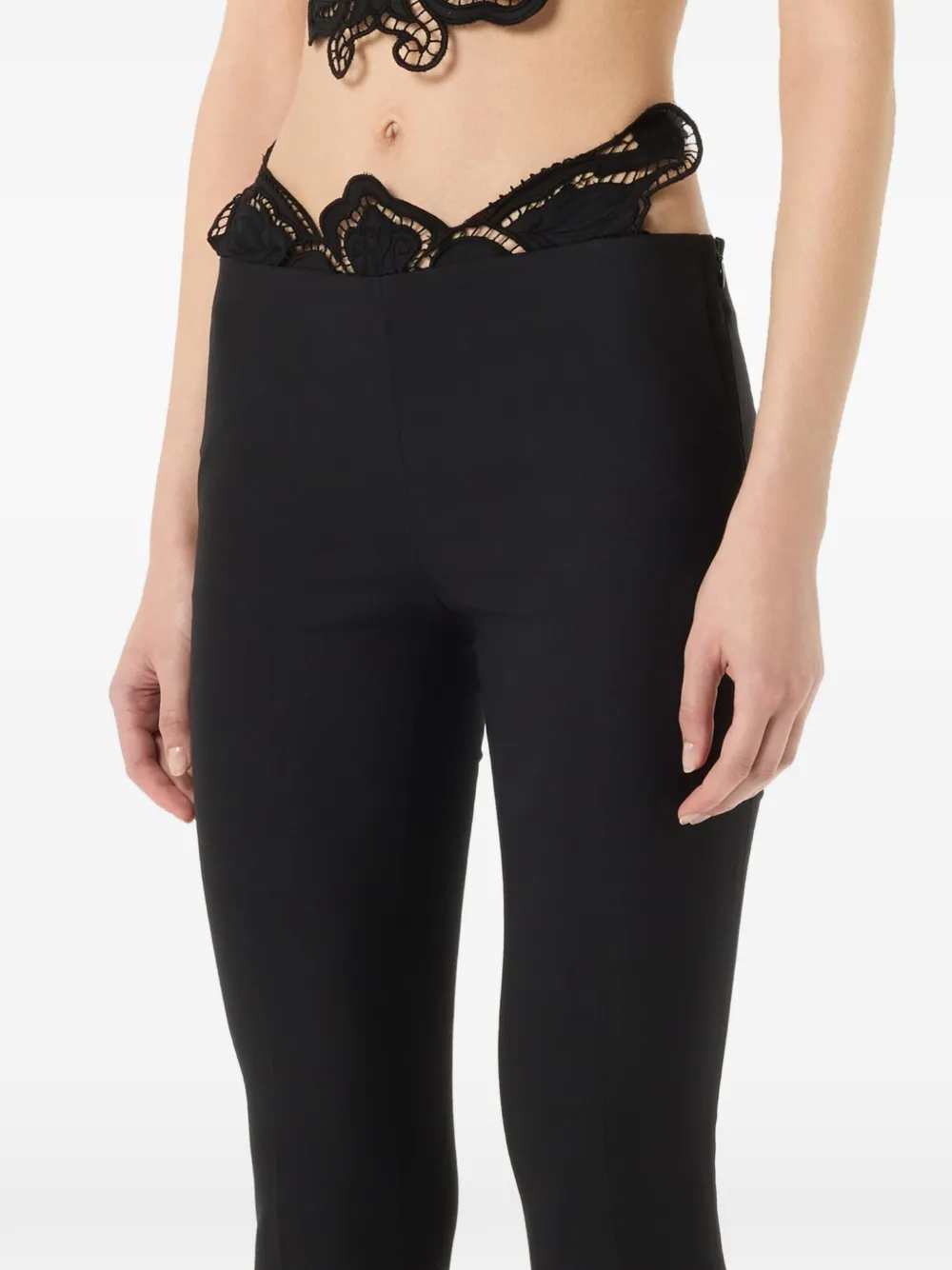 Blumarine Broek met kant Zwart