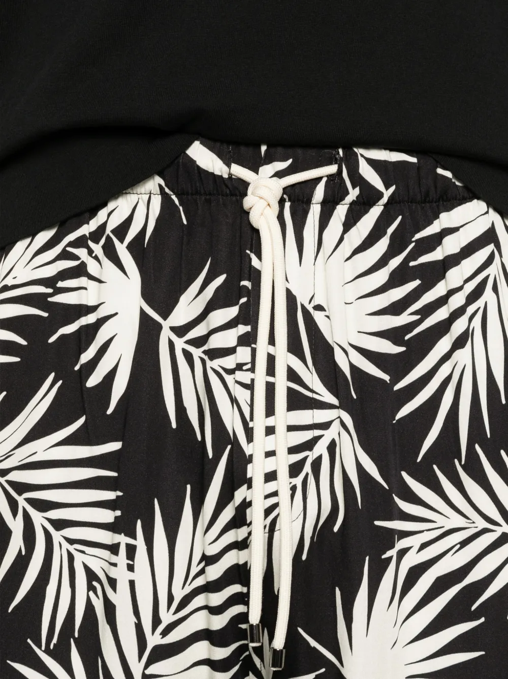 Laneus Shorts met bladerprint Zwart