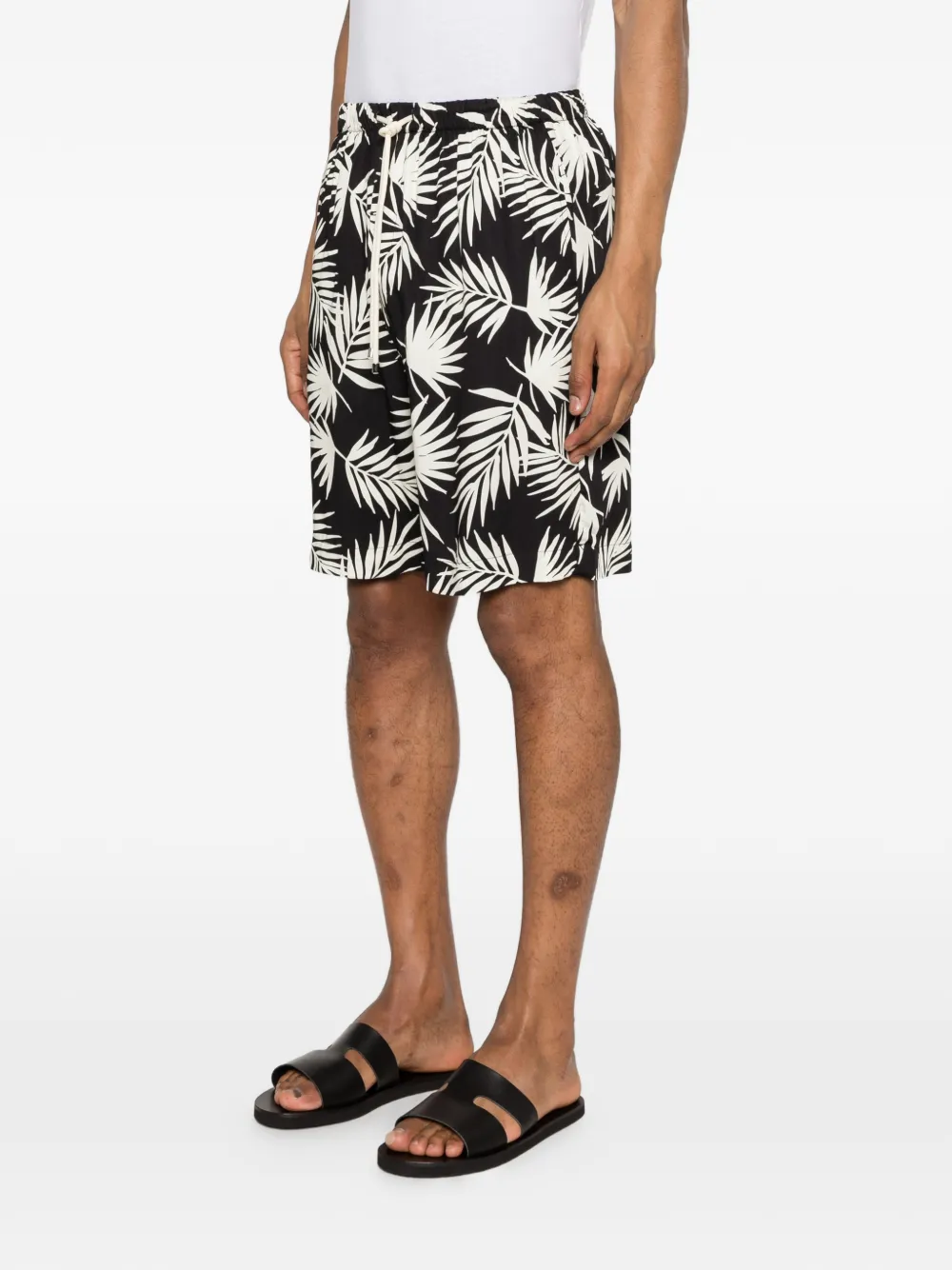  Laneus Leaf Print Shorts - Black 