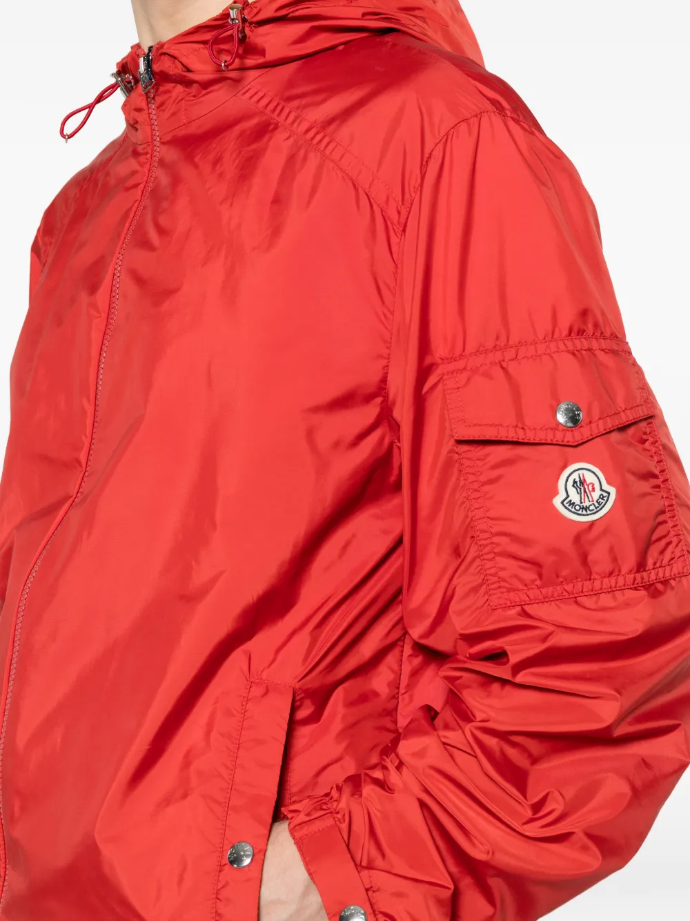 Moncler Jack met capuchon en logopatch Rood