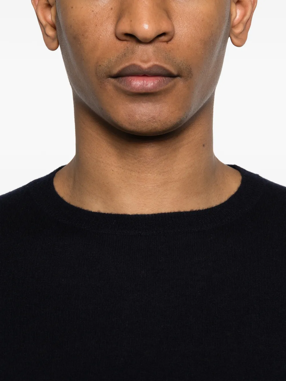 extreme cashmere Nº415 Selfie trui met ronde hals Zwart