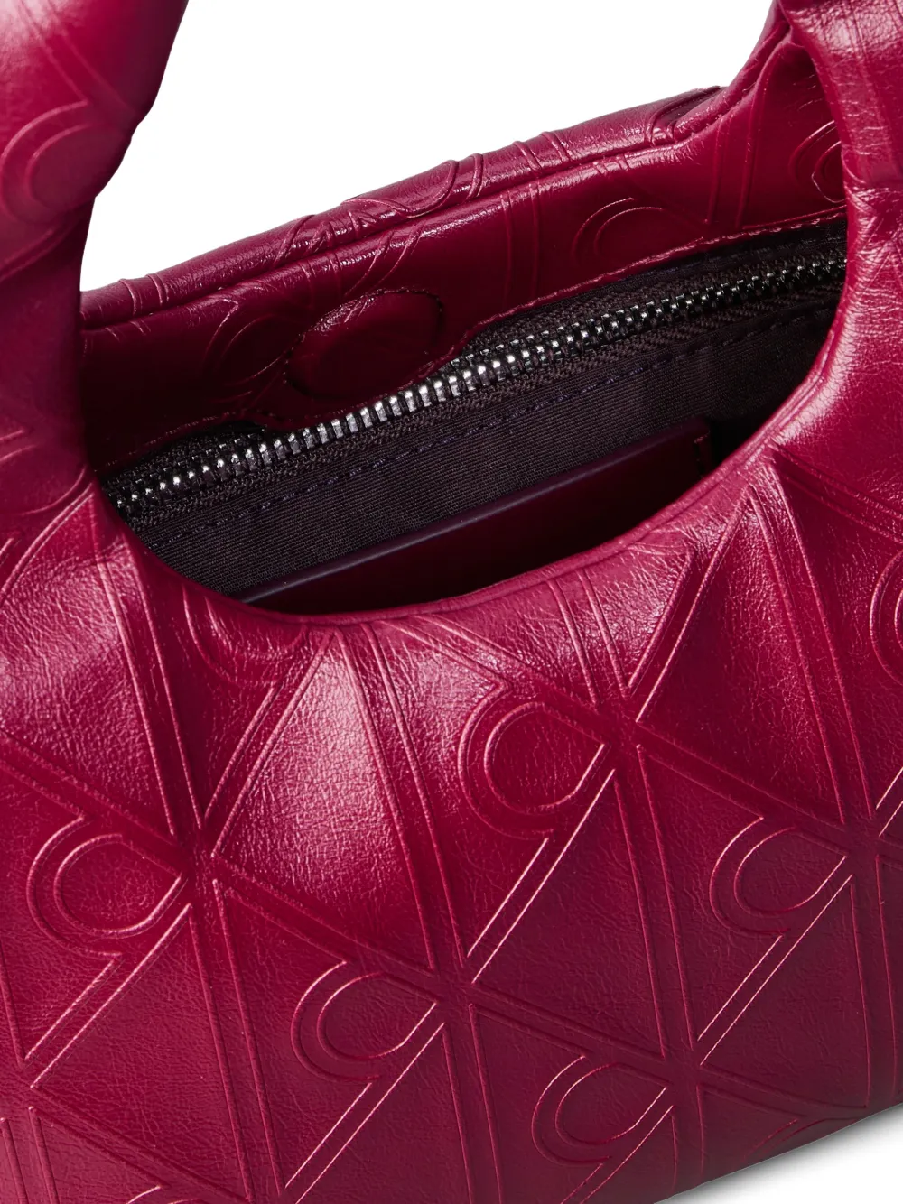  Calvin Klein Embossed Shoulder Bag - Pink 