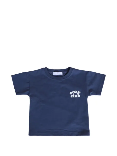 Cozy Crew Club playera con logo estampado