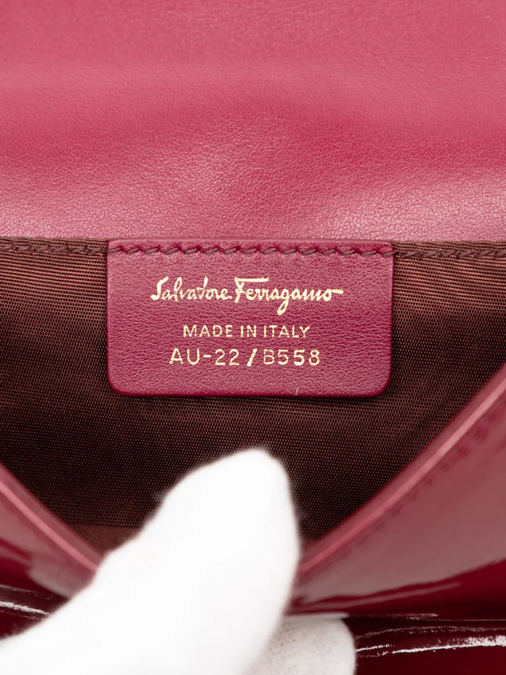 2010-2025 Patent Vara Bow Chain Crossbody Bag