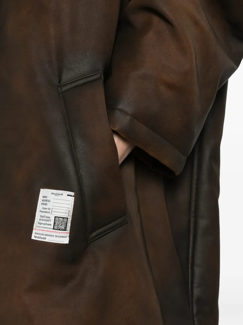 Maison MIHARA YASUHIRO coated puffer coat Bruin