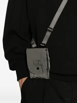 C.P. COMPANY(シーピーカンパニー)メンズ バッグ - FARFETCH C.P. COMPANY(シーピーカンパニー)メンズ バッグ - FARFETCH