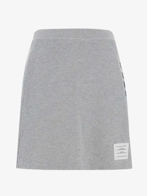 Thom Browne falda corta con detalle del logo