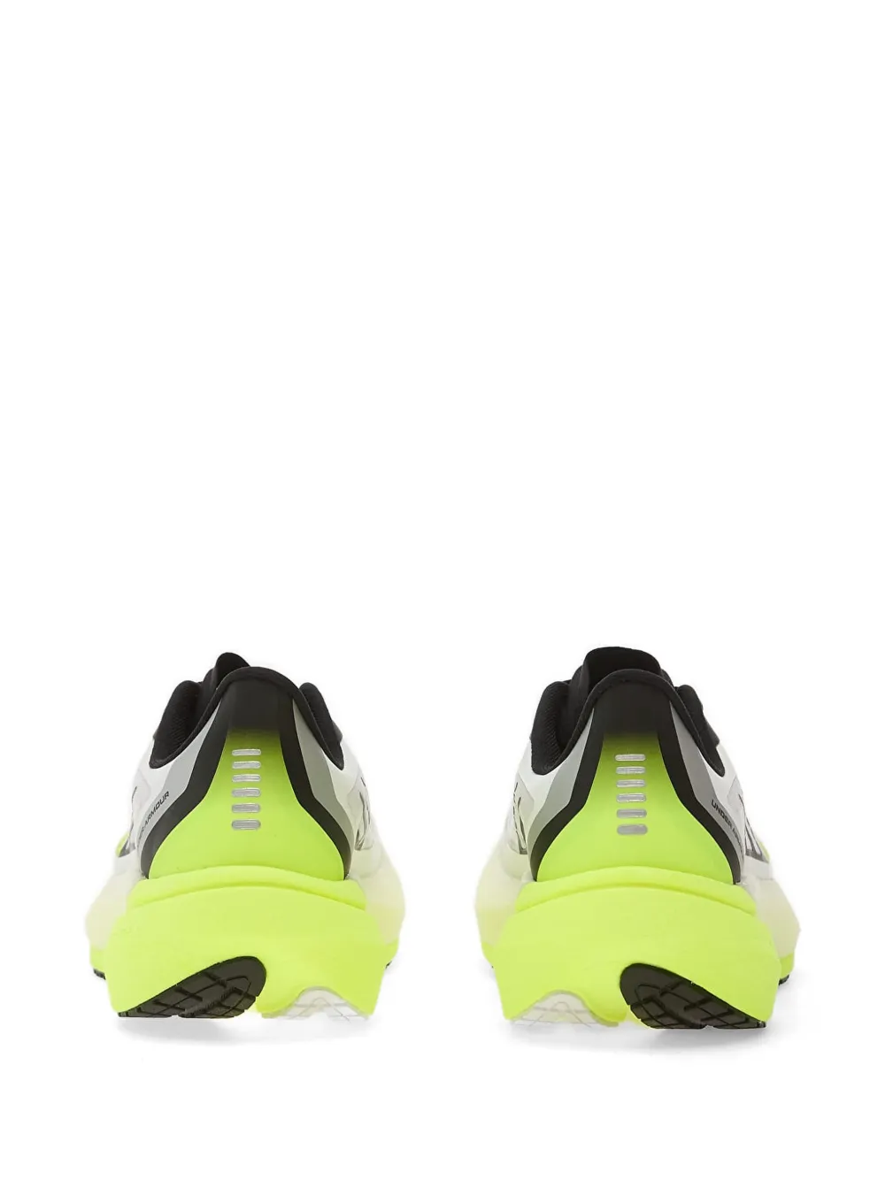 Under Armour Velociti Distance sneakers met geperforeerde details Geel