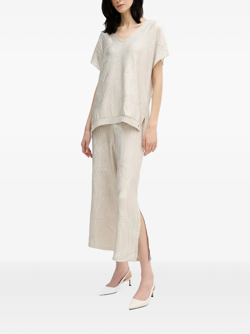 Joseph Ribkoff T-shirt met textuur en V-hals Beige