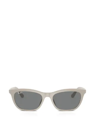 Ray-Ban