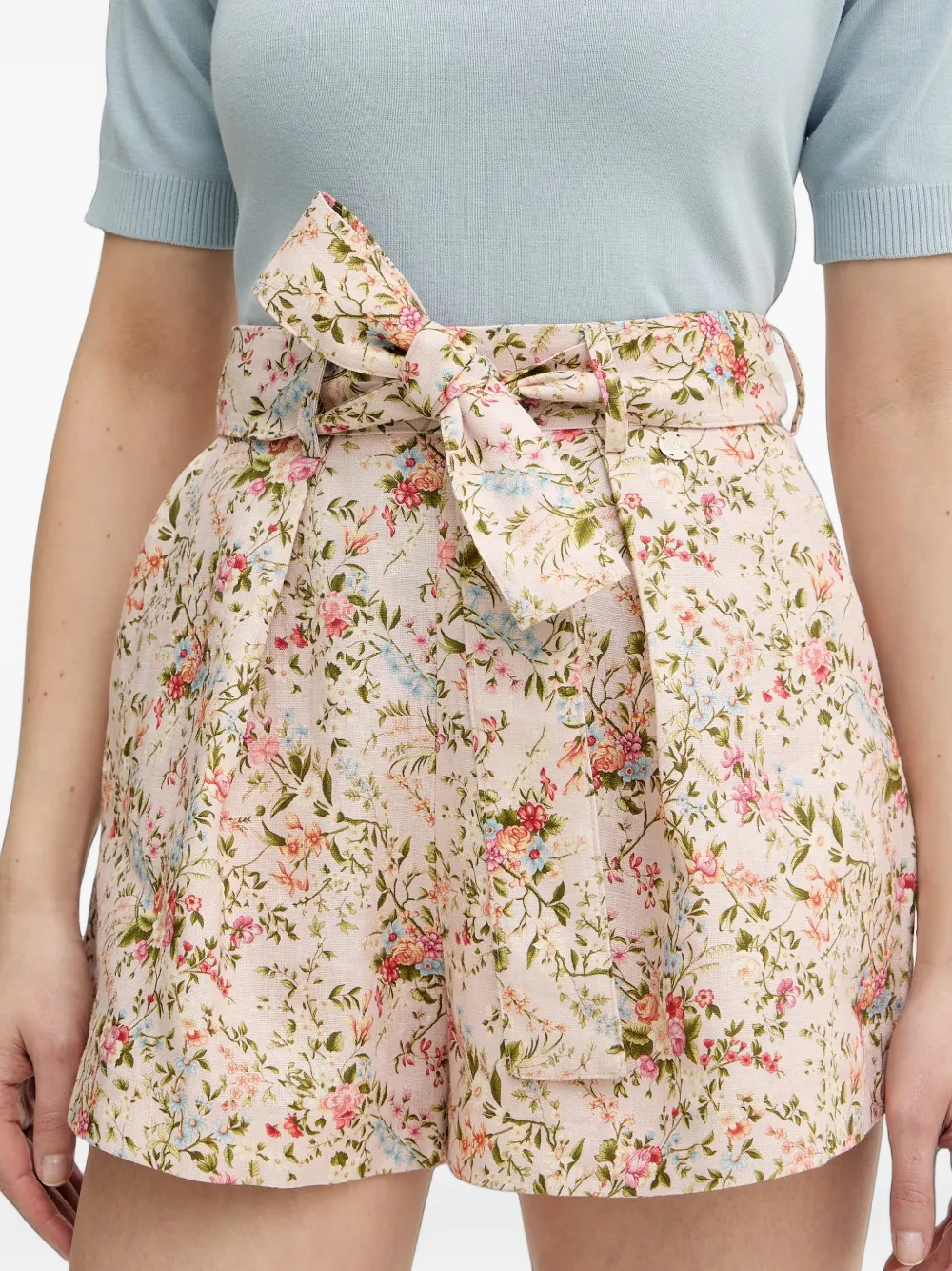 Silvian Heach Shorts met bloemenprint en strik Roze