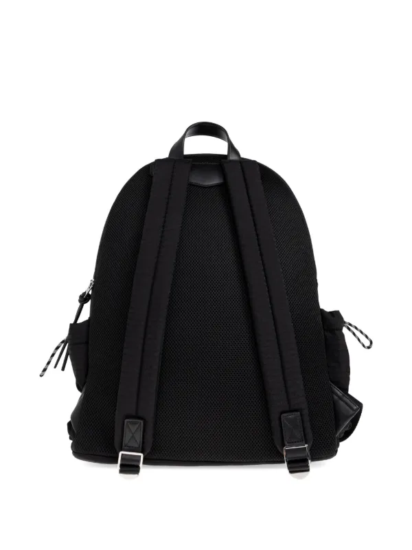 新品　エンポリオアルマーニ ロゴバックパック Emporio Armani ロゴプレート バックパック | ブラック | FARFETCH JP