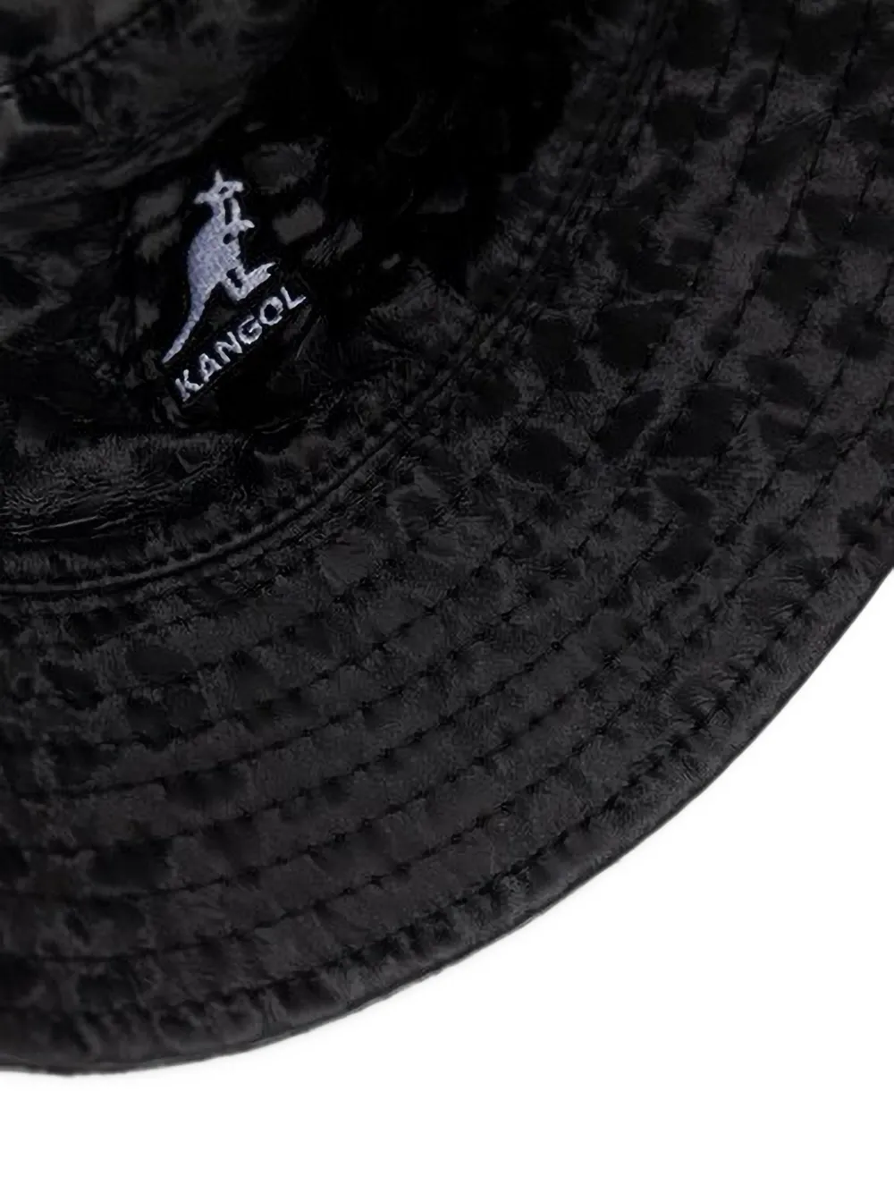 Kangol logo-embroidered textured-finish bucket hat Zwart