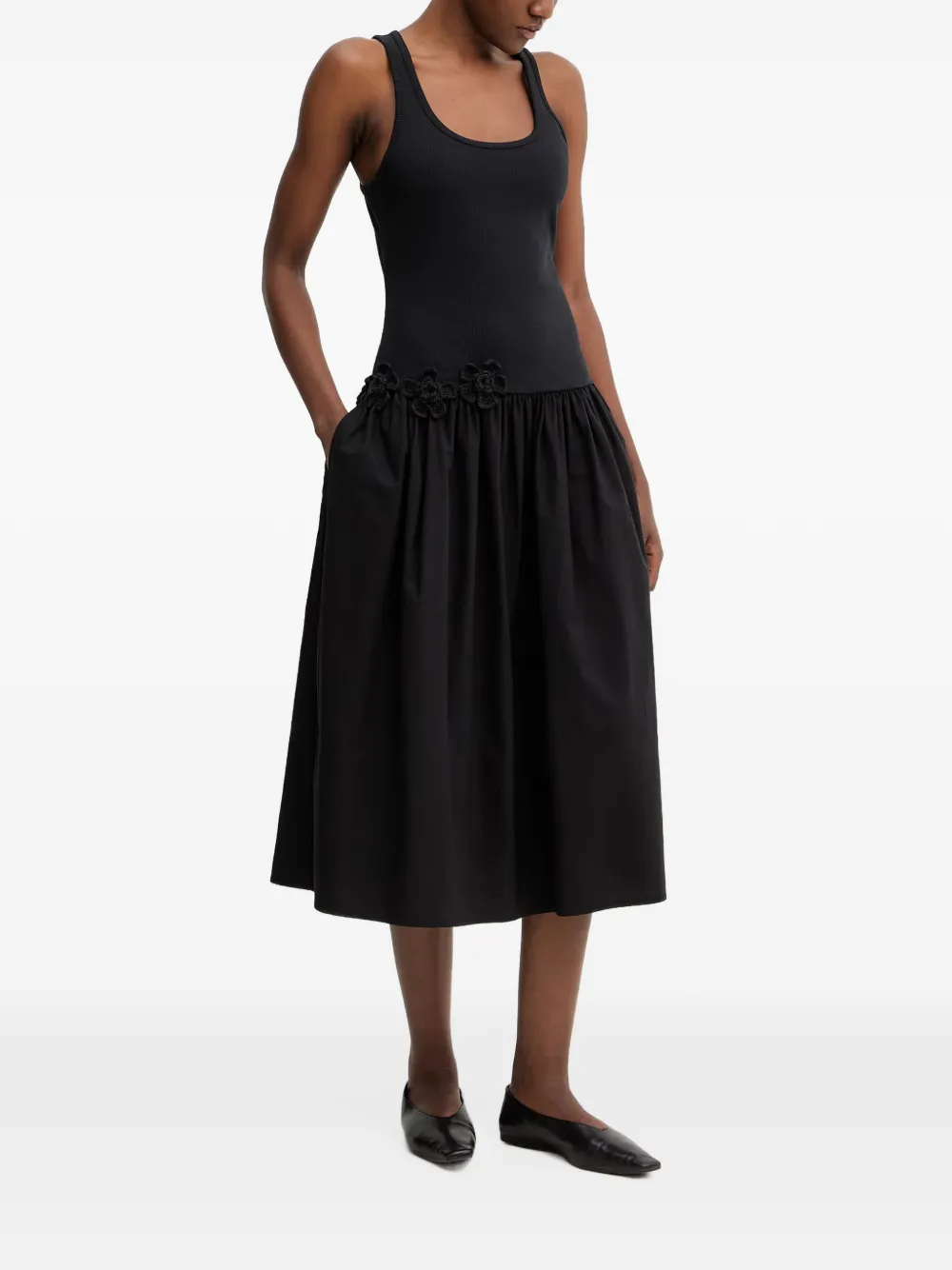 Stine Goya flower-appliqué sleeveless midi dress Zwart