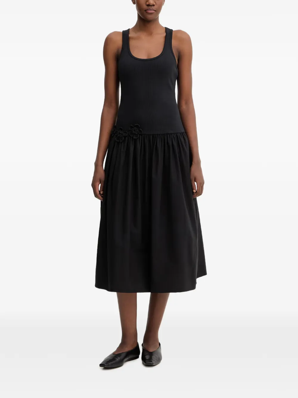 Stine Goya flower-appliqué sleeveless midi dress Zwart