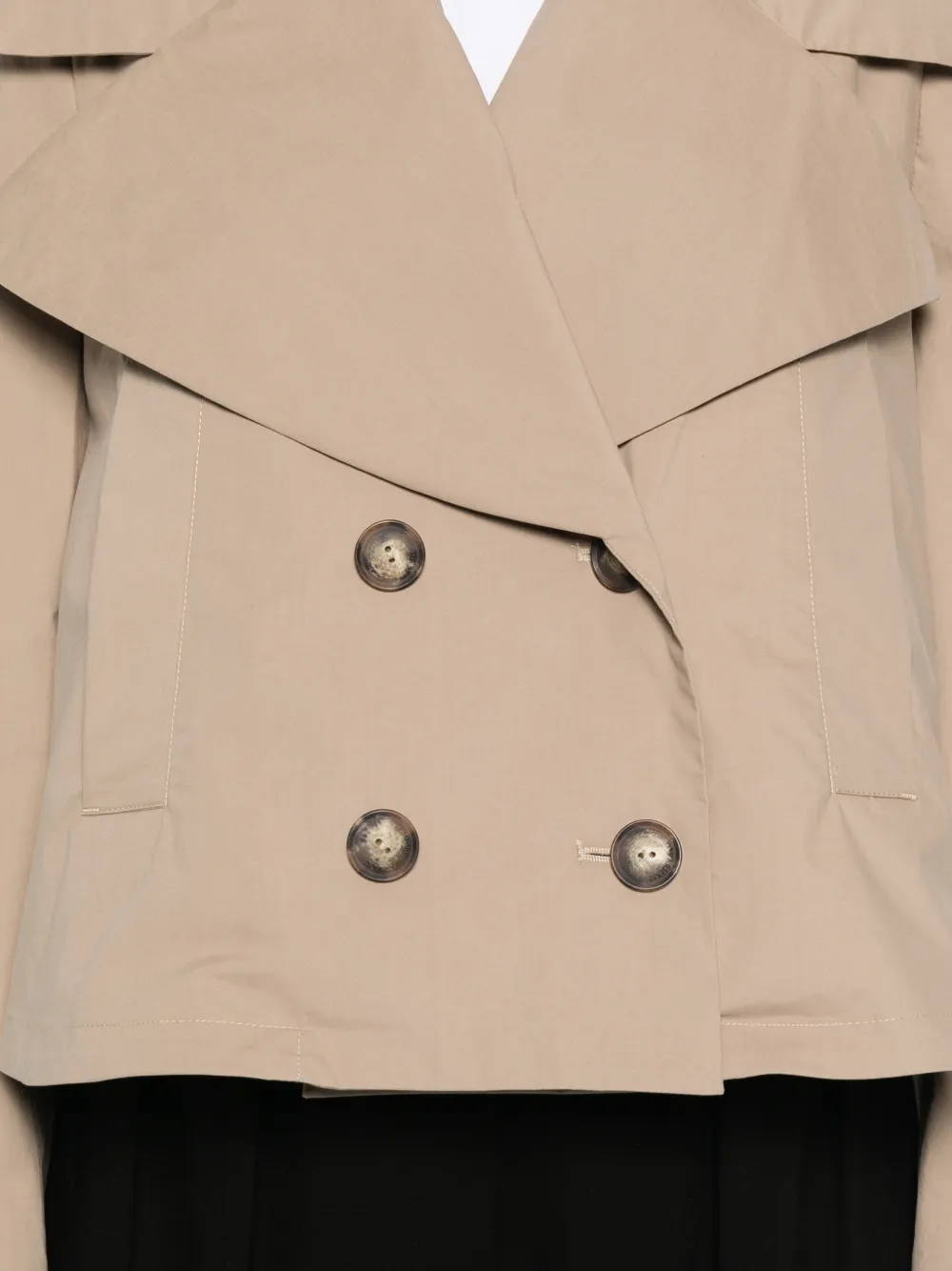 Emporio Armani Jack met dubbele rij knopen Beige