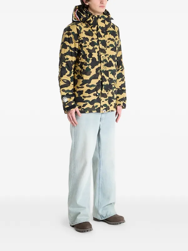 A BATHING APE® Camo Shark スノーボードジャケット | イエロー