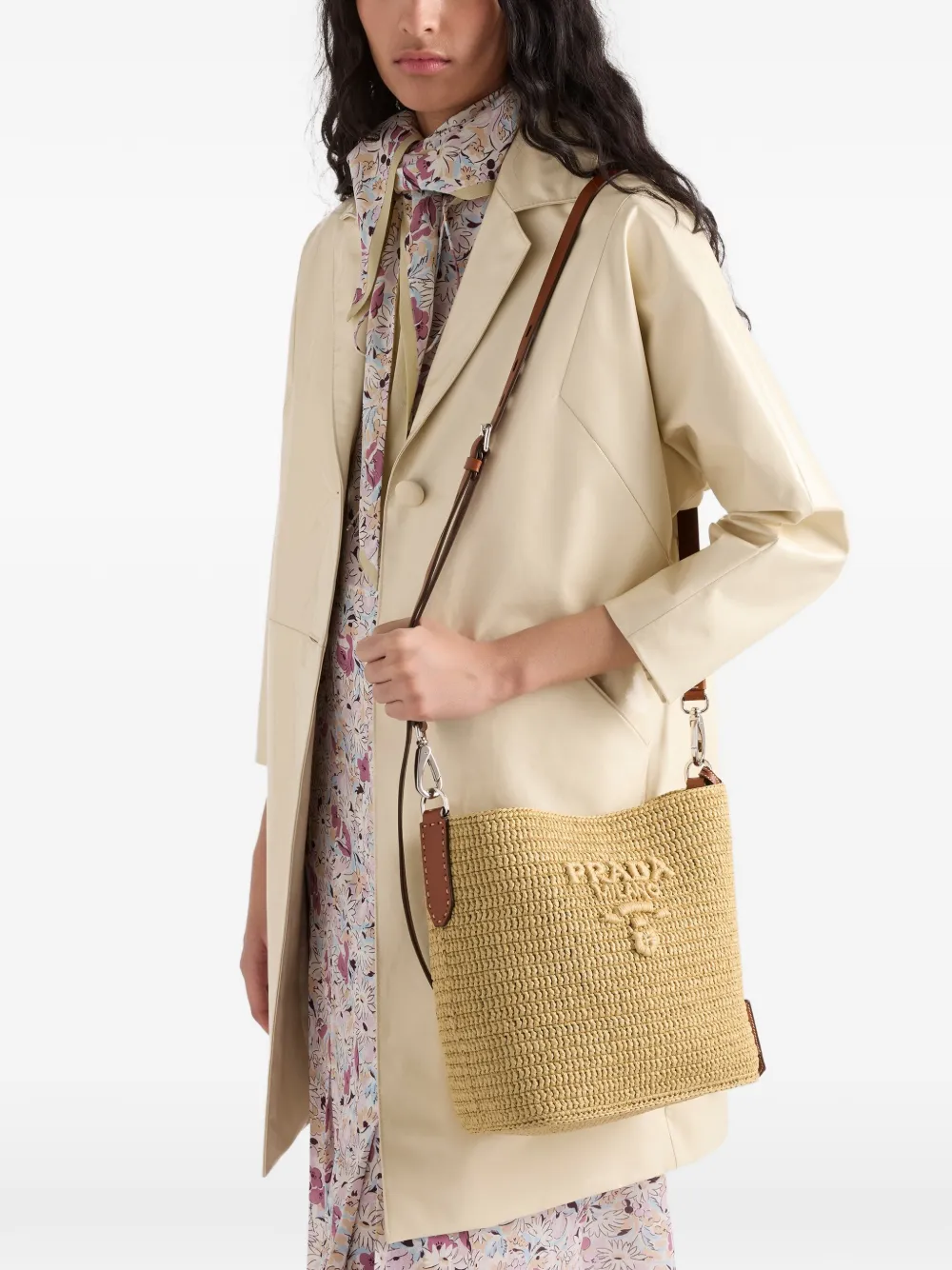 Prada Kleine gehaakte en leren bucket-tas Beige