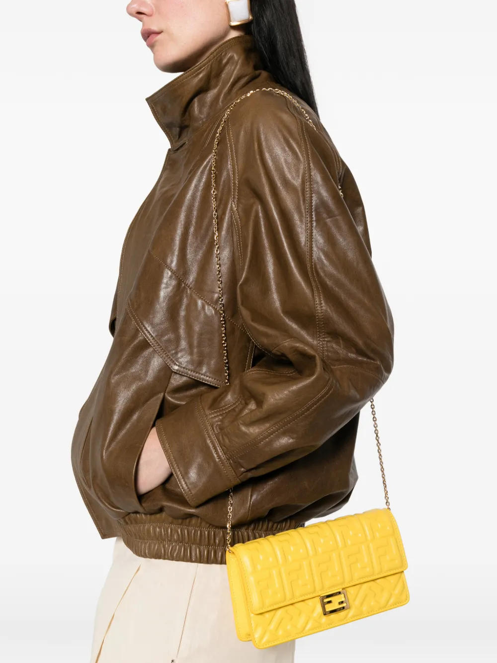 FENDI Baguette leren shopper met reliëf Geel