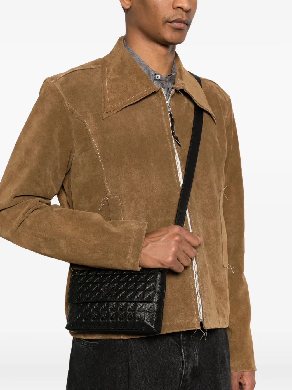  Emporio Armani Sacoche à Design Embossé - Noir 