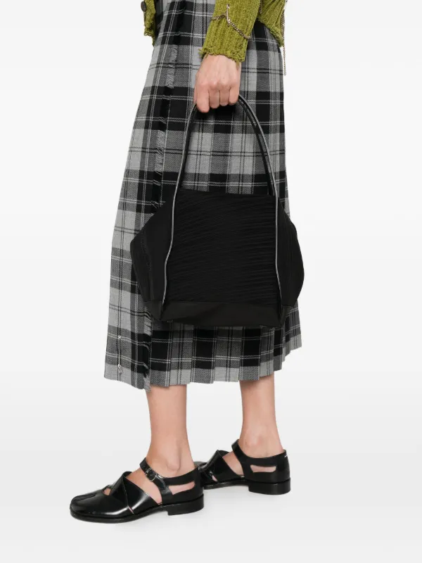 ISSEY MIYAKE プリーツ ハンドバッグ ブラック Pleats Please Issey Miyake プリーツ ハンドバッグ | ブラック