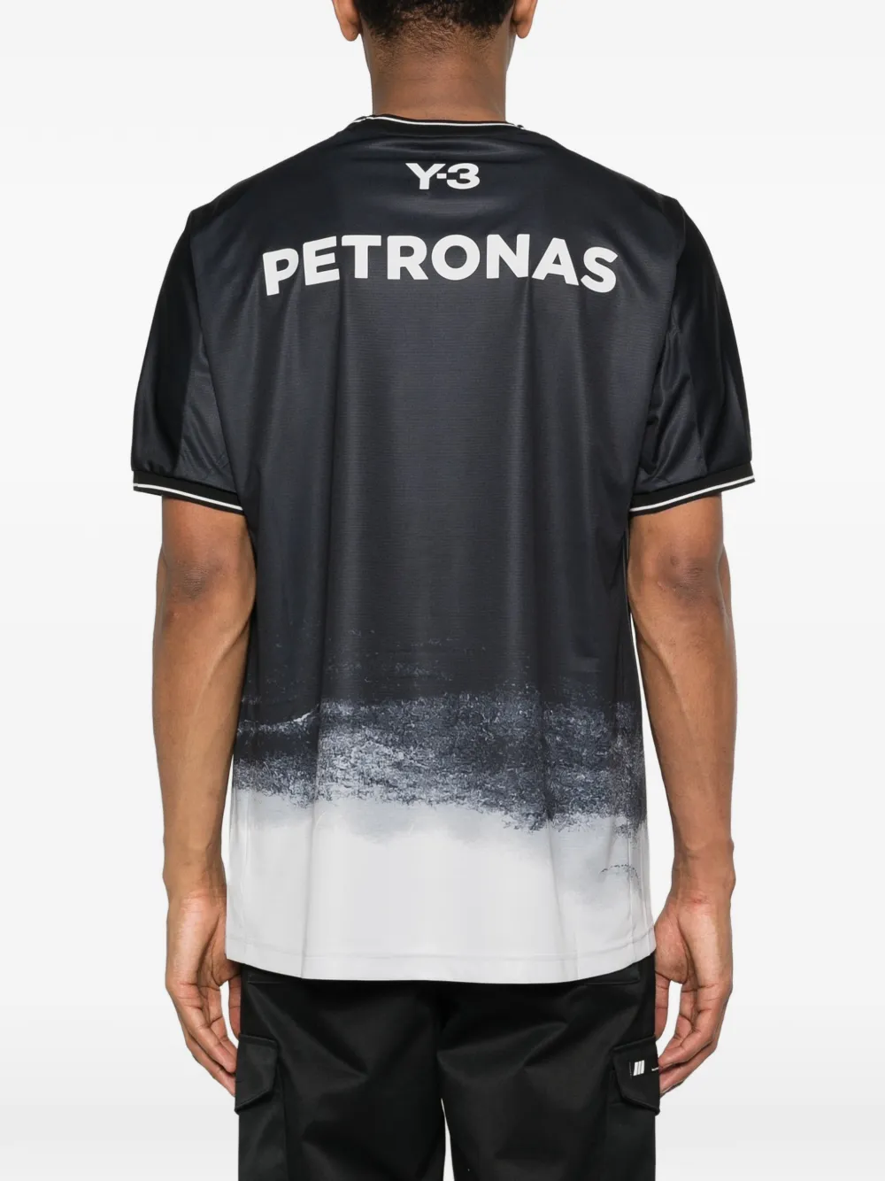 Y-3 x Mercedes-AMG Petronas F1 Tシャツ | グレー | FARFETCH JP