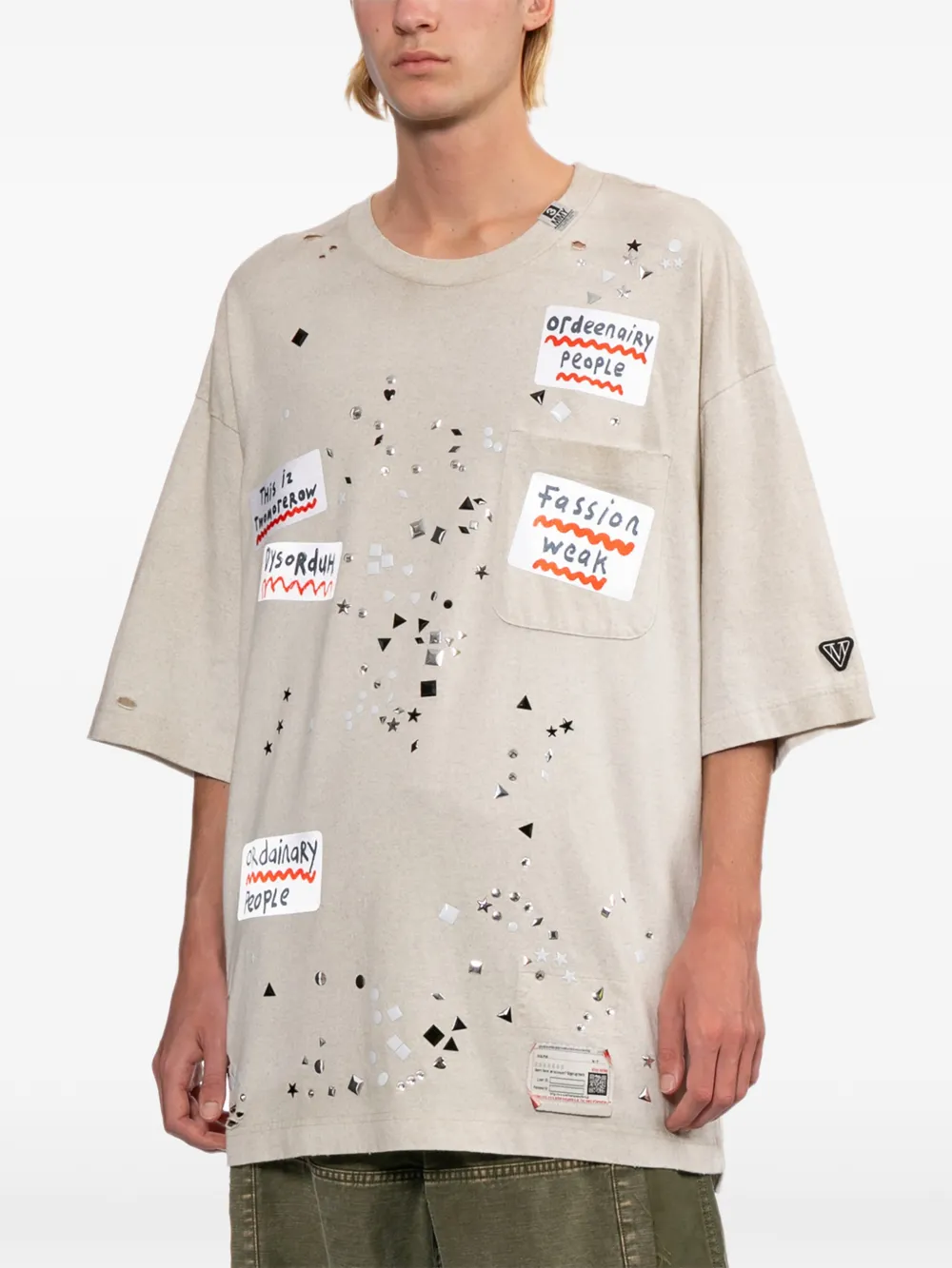 Maison MIHARA YASUHIRO T-shirt met sticker Beige