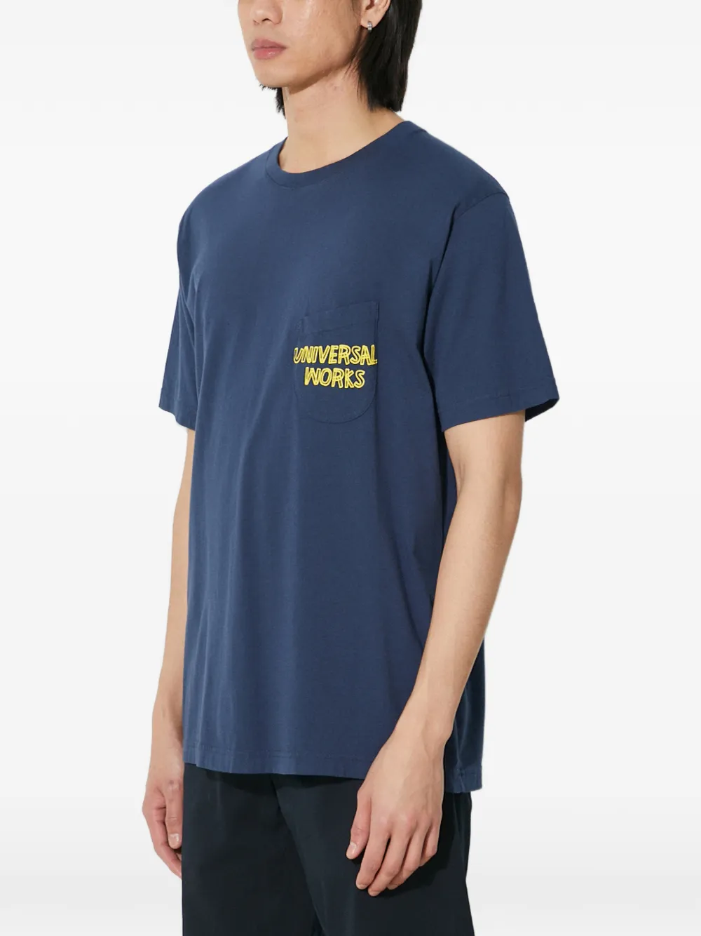 Universal Works T-shirt met borstzak Blauw
