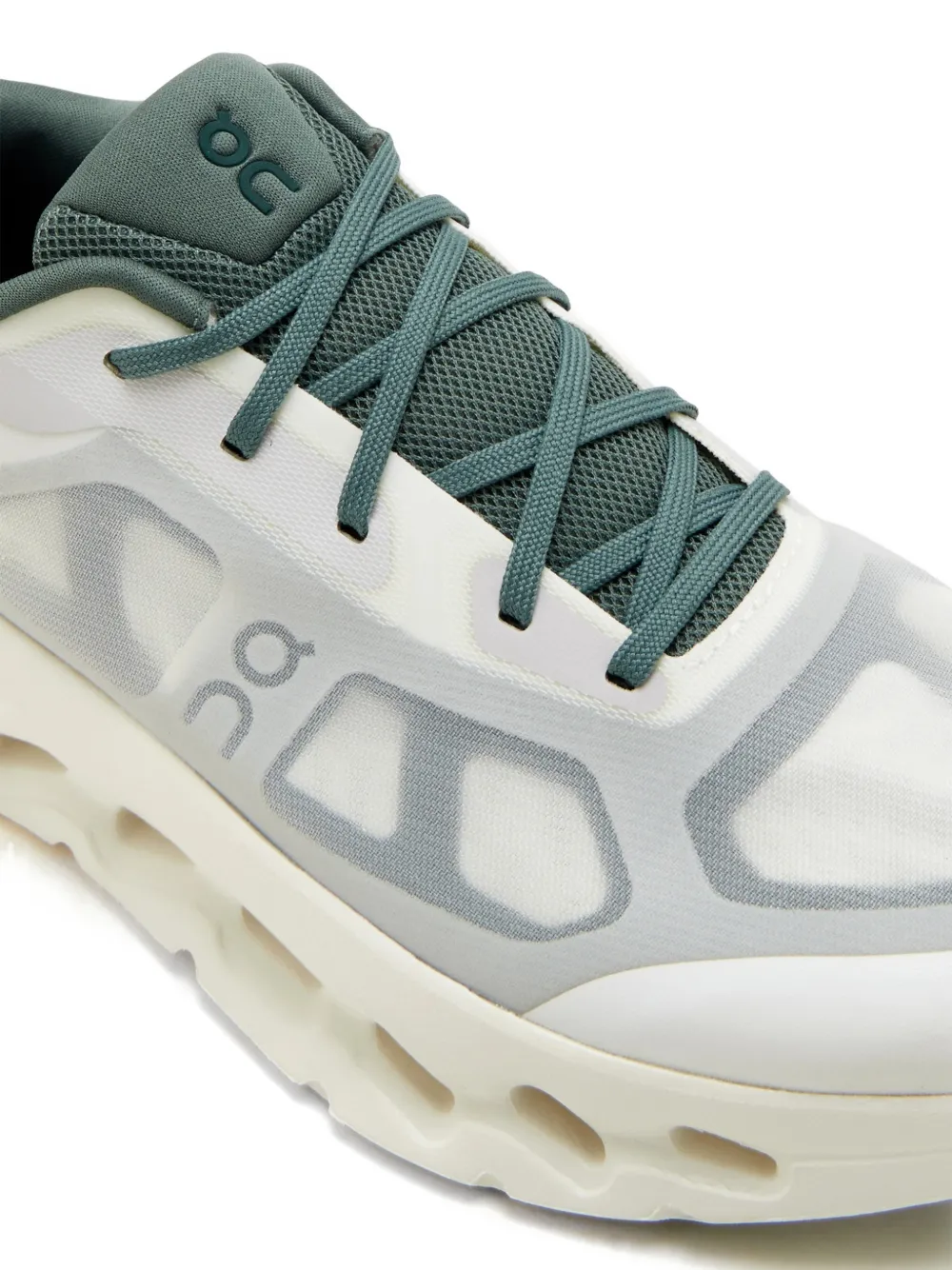 On Cloudtilt sneakers met logo Wit