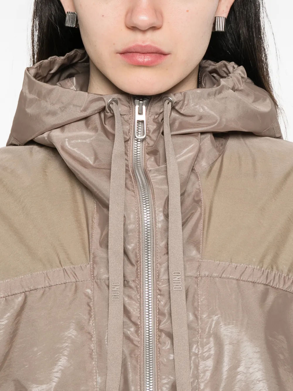 Duno Karta jack met capuchon en rits Beige