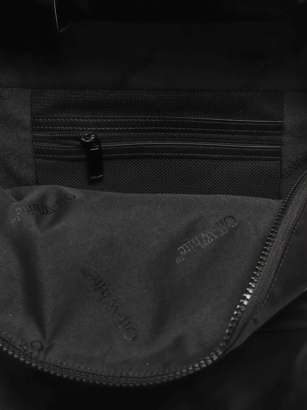 Off-White Heritage rugtas Zwart